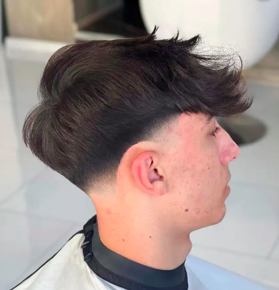 10 Men's Haircuts Trending in 2025: Complete Style Guide